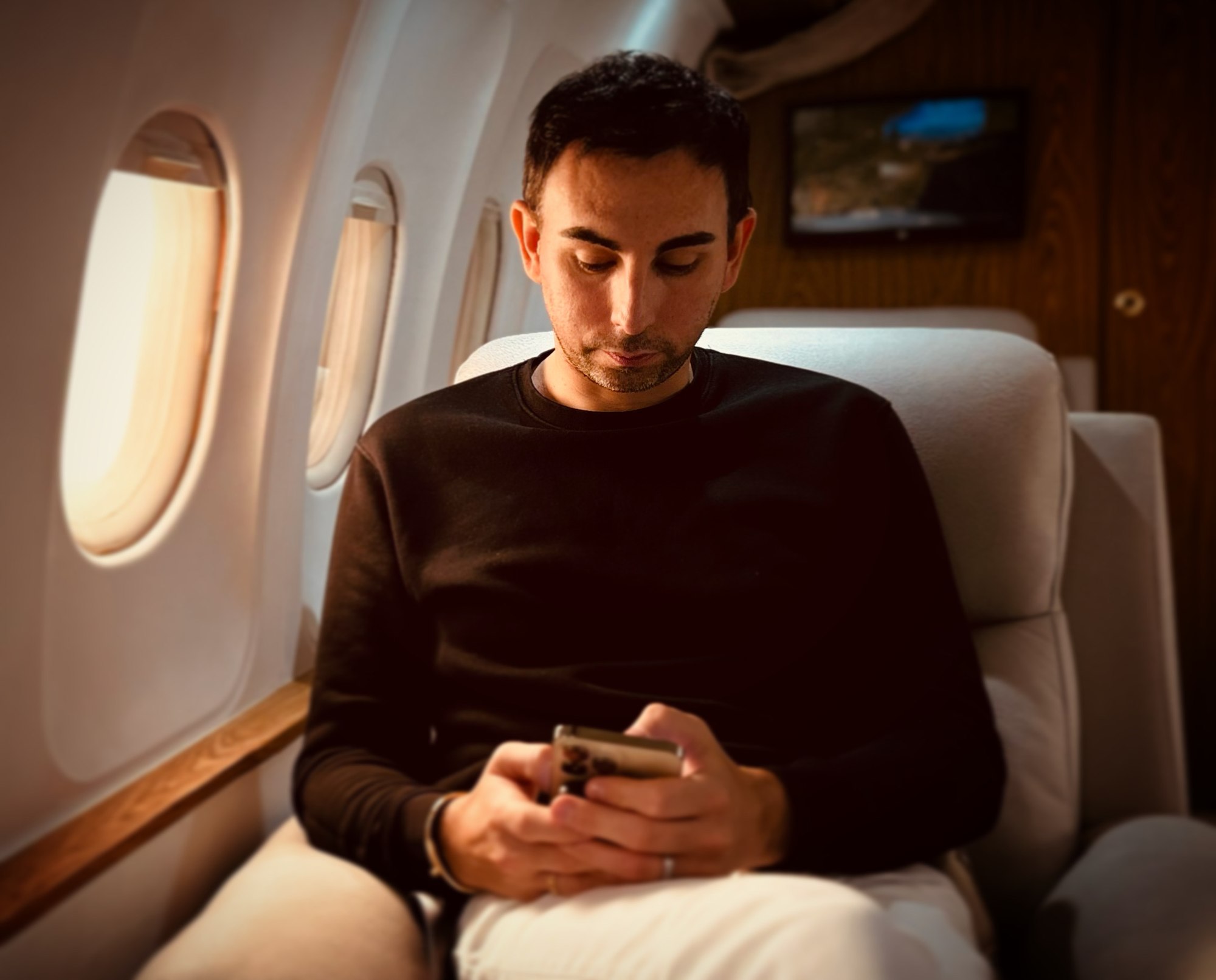 Séquence filmée dans la cabine de jet privé du studio